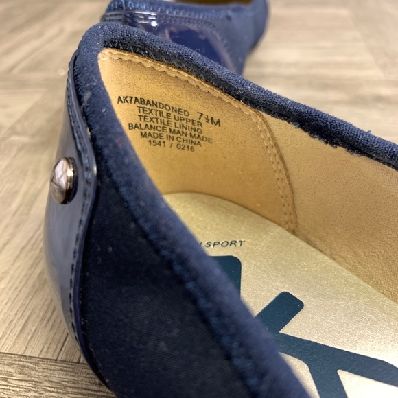 Ann Klein blue women’s flats - Picture 7 of 8